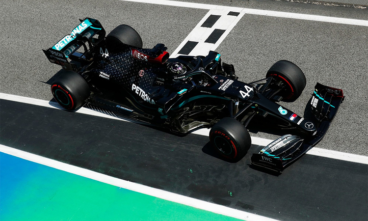 Hamilton giành pole ở Grand Prix Tây Ban Nha